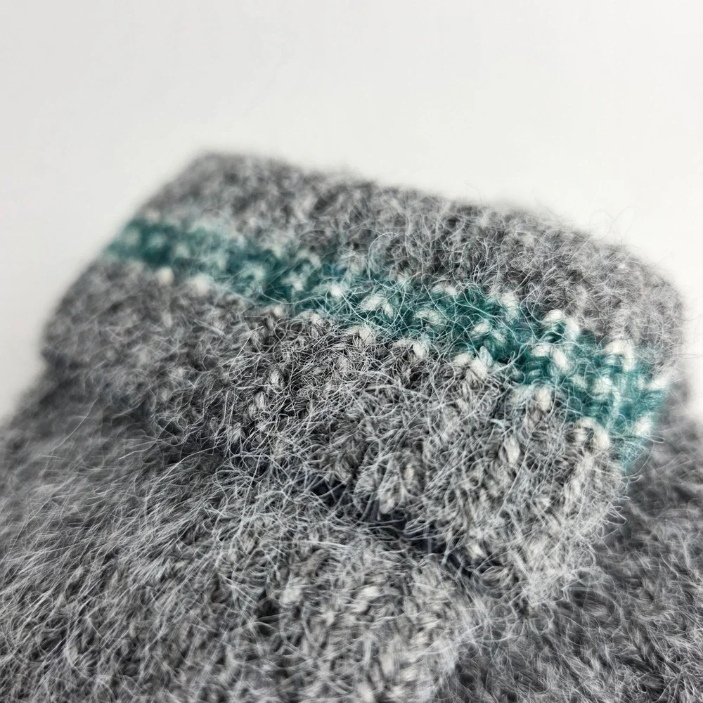 Time and‎ Tru Striped Touchscreen Gloves Gray Winter Accessory
